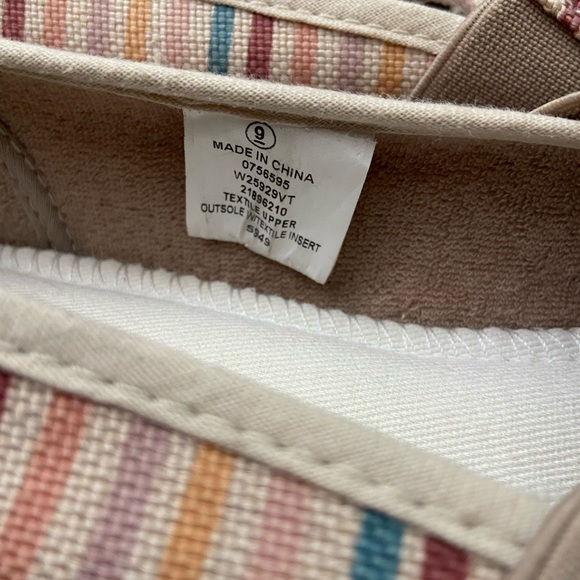 🎁 Slip on Shoes - Picture 3 of 6